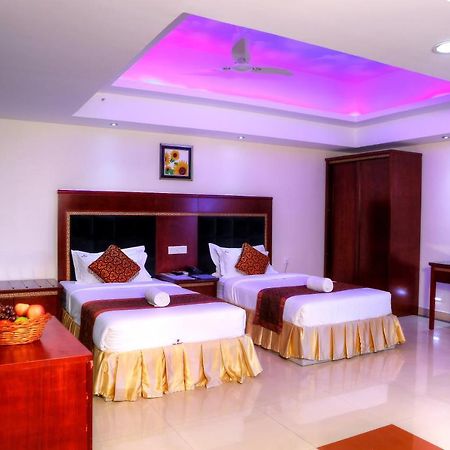 Hotel Hiton Perintalmanna Екстер'єр фото