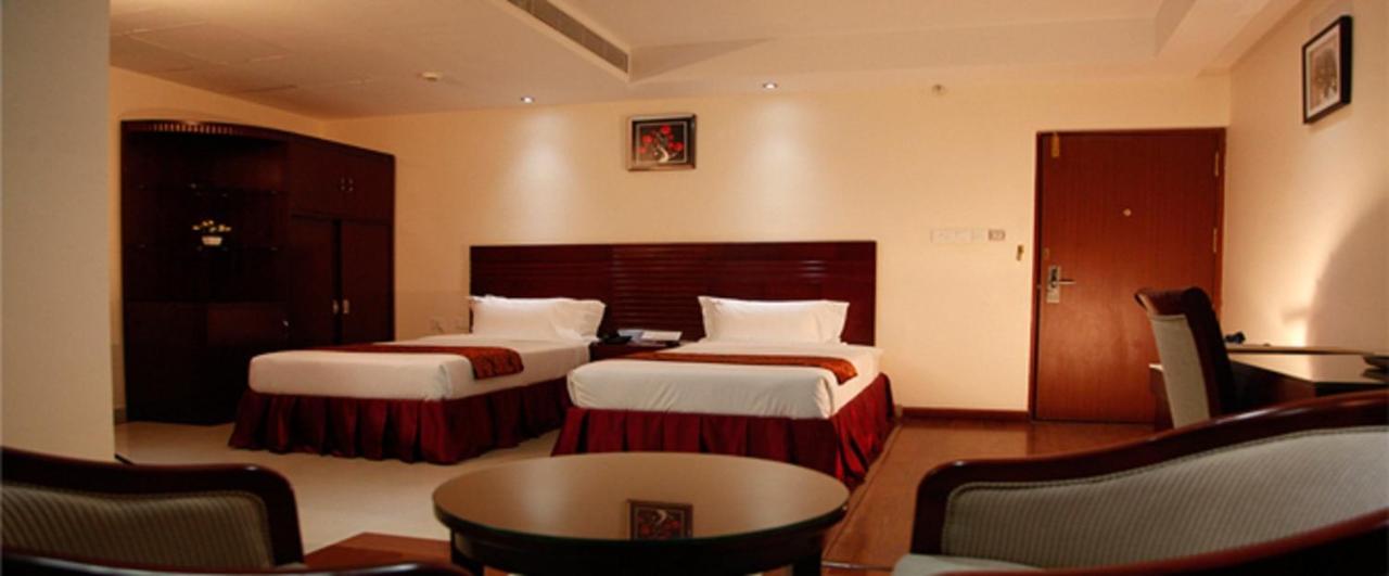 Hotel Hiton Perintalmanna Екстер'єр фото