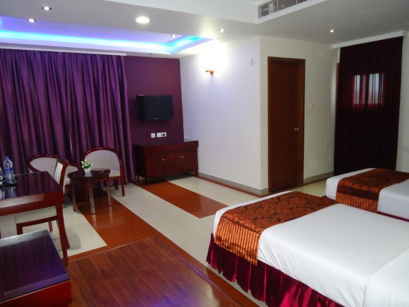 Hotel Hiton Perintalmanna Екстер'єр фото