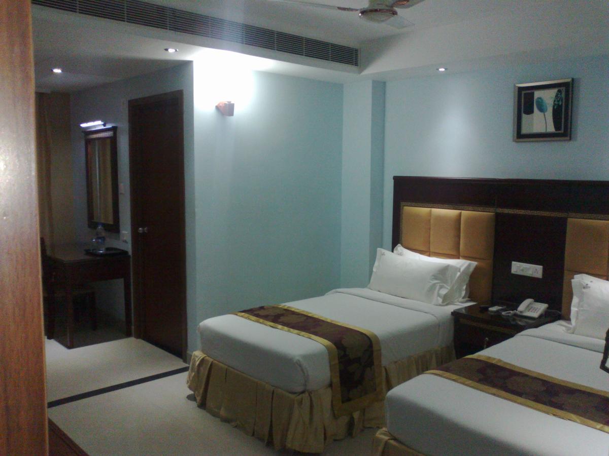 Hotel Hiton Perintalmanna Екстер'єр фото